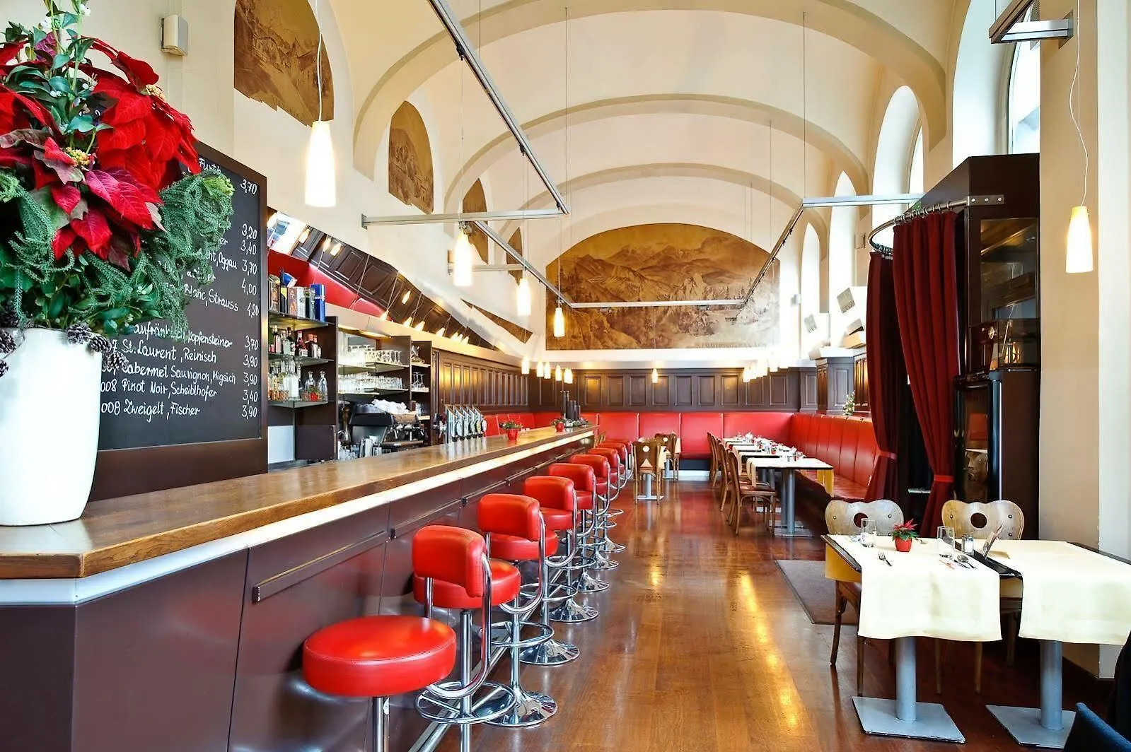 Hotel Regina Vienne 4*,