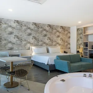 **** Hotel Black Tower Premium Columbia