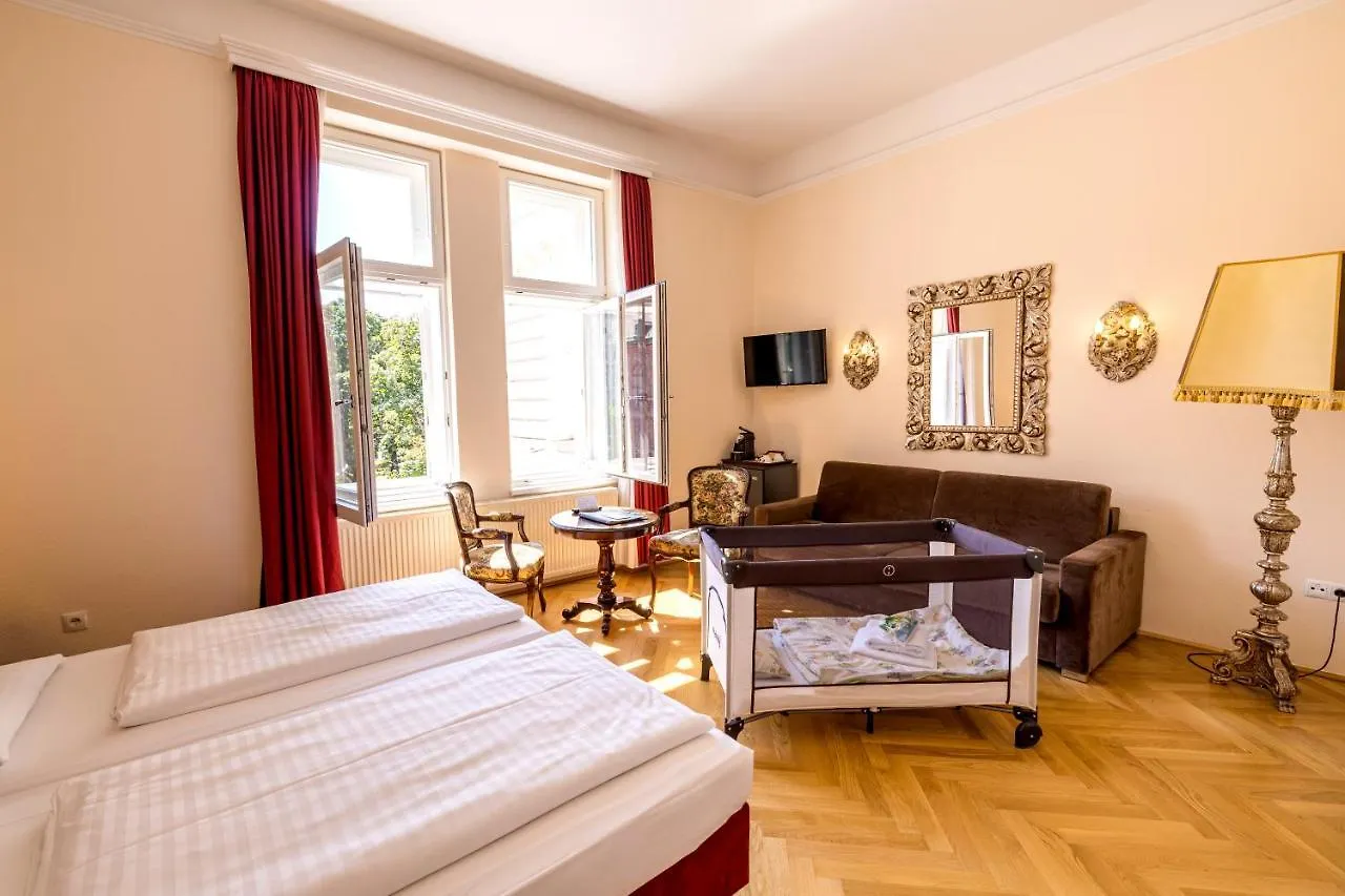 וינה Hotel Regina 4*,  אוסטריה