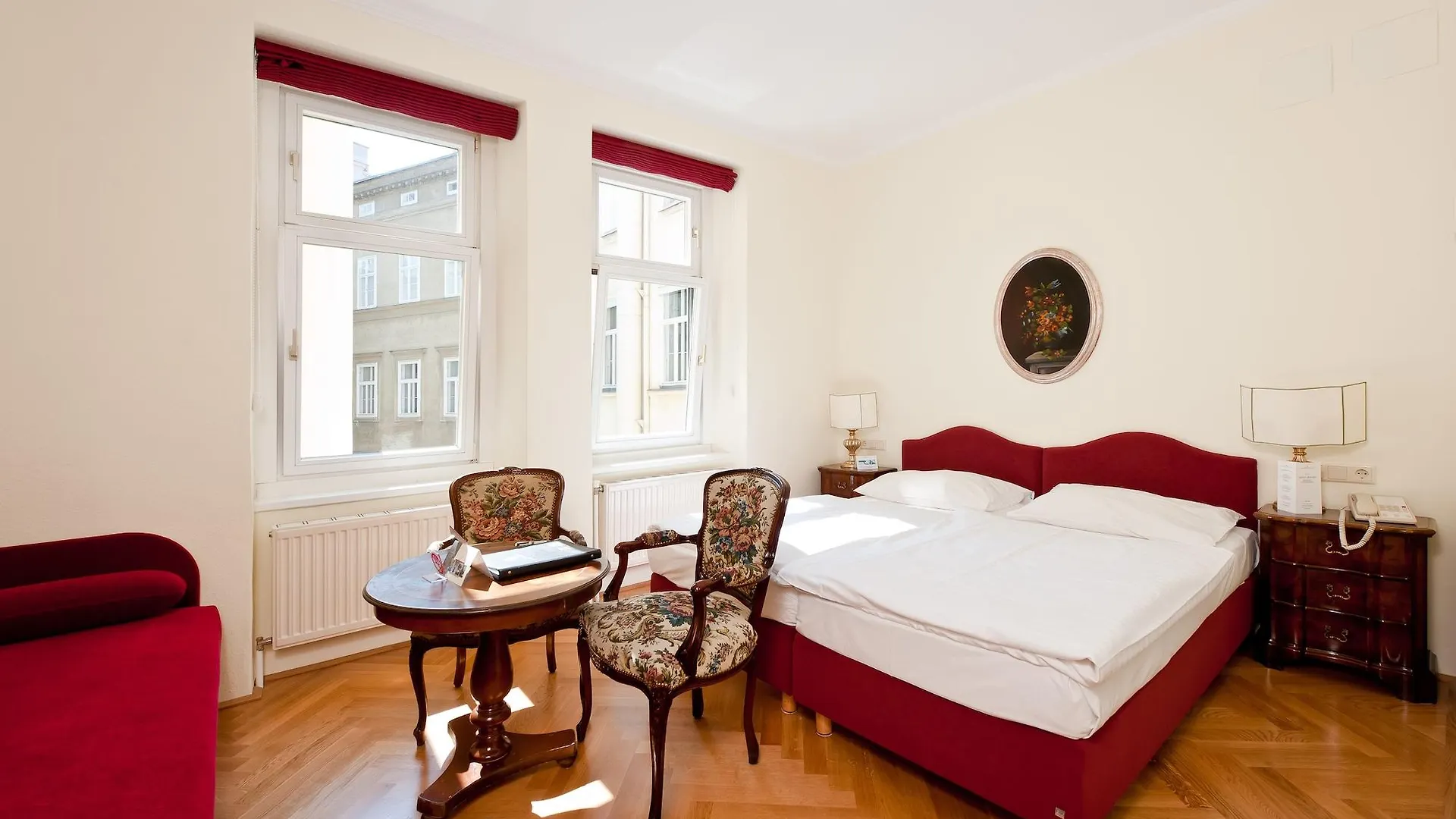 וינה Hotel Regina 4*,  אוסטריה