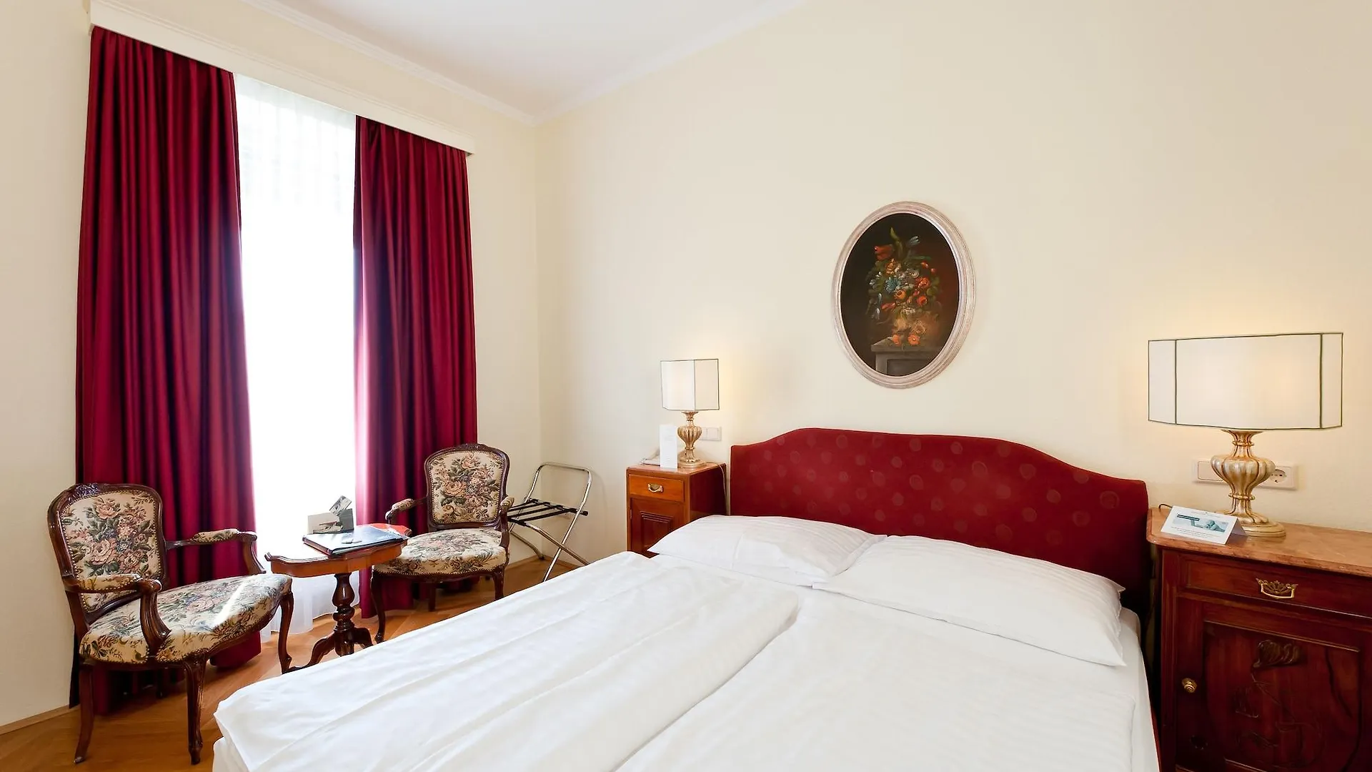 וינה Hotel Regina