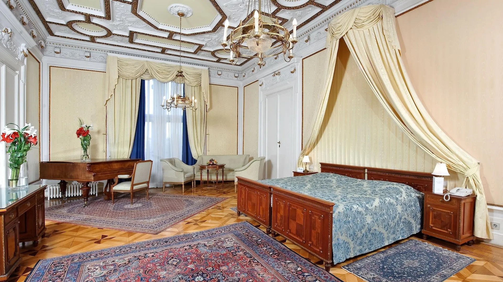 וינה Hotel Regina