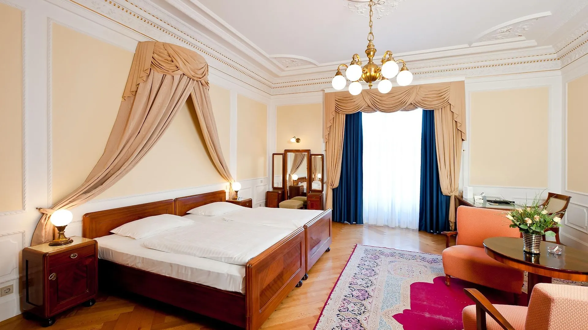 ****  וינה Hotel Regina אוסטריה