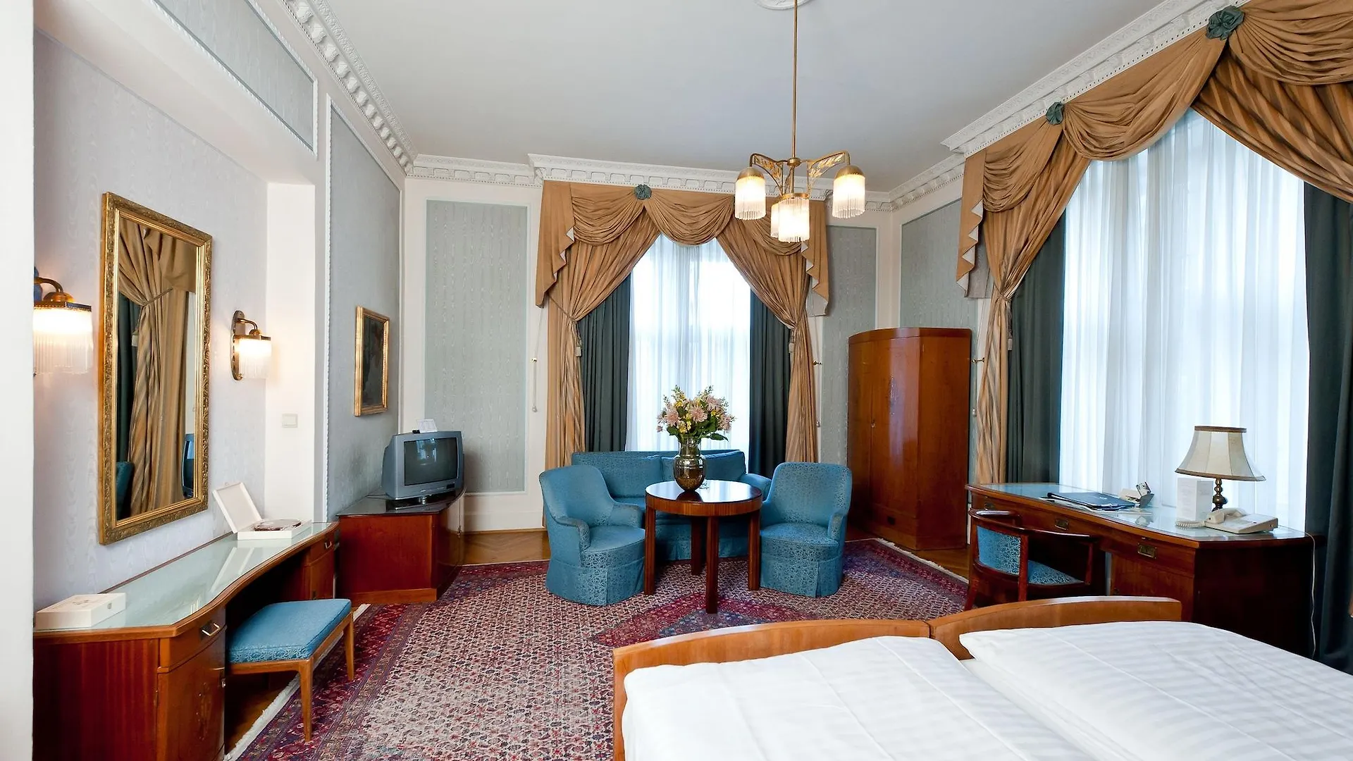 וינה Hotel Regina