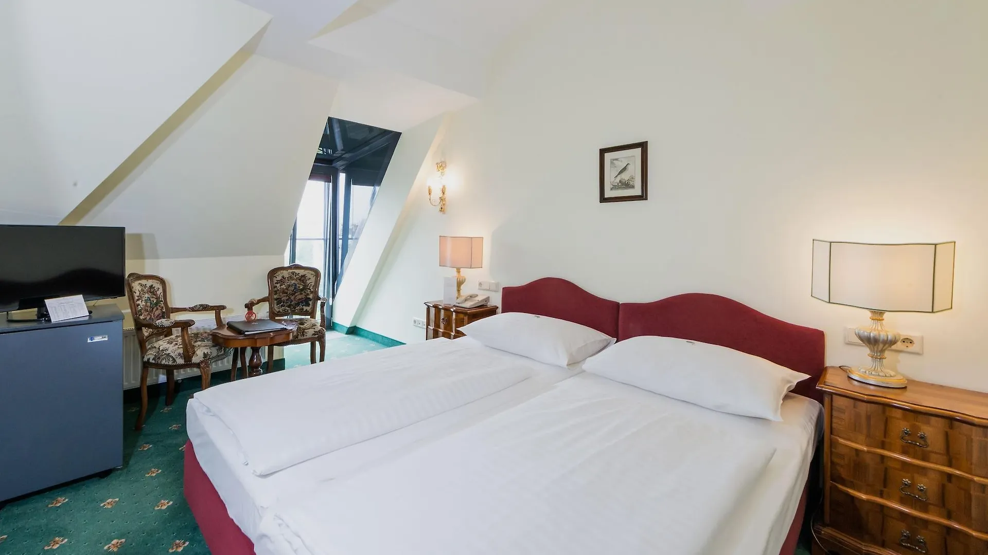 וינה Hotel Regina