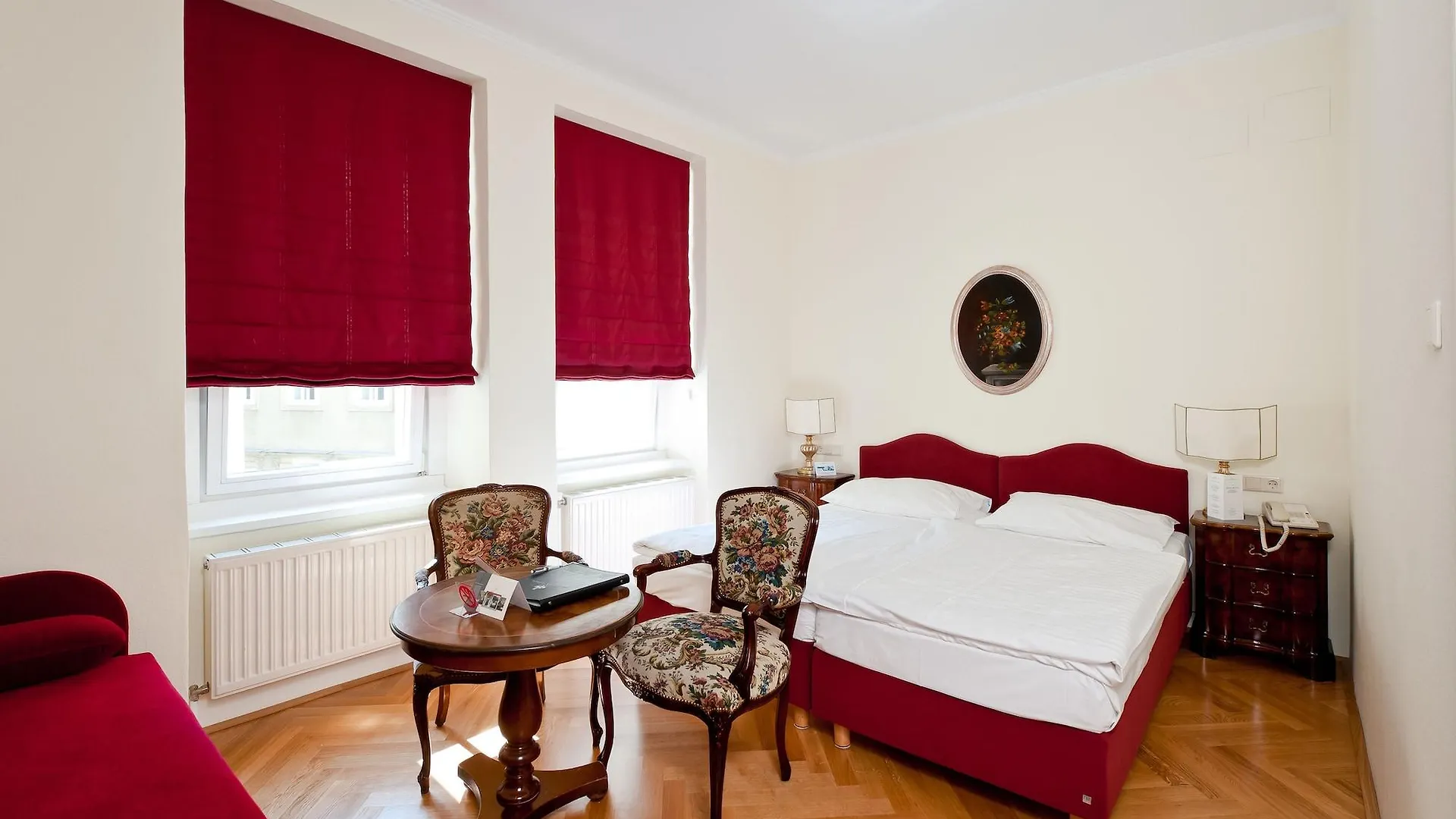 וינה Hotel Regina