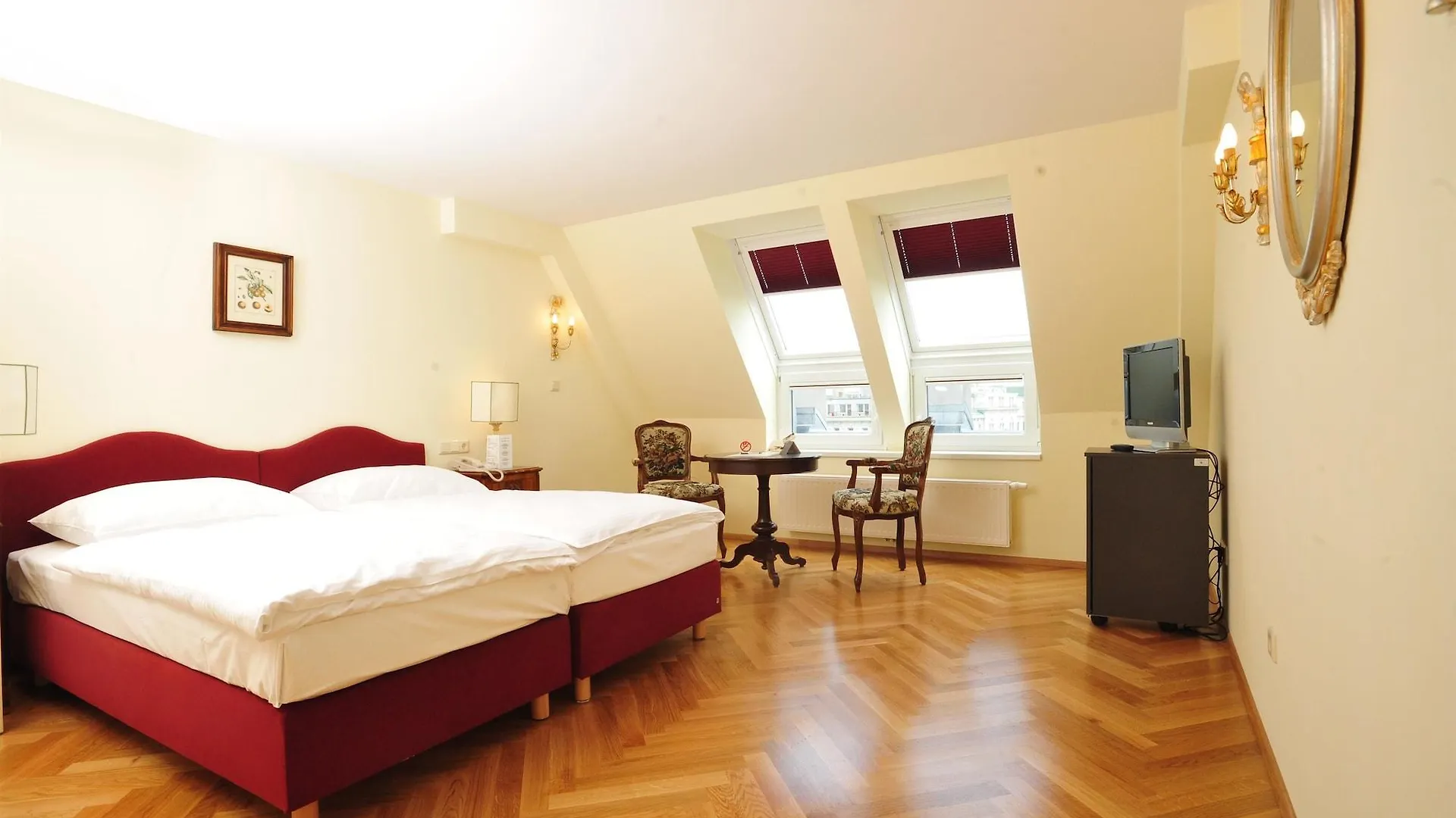 וינה Hotel Regina