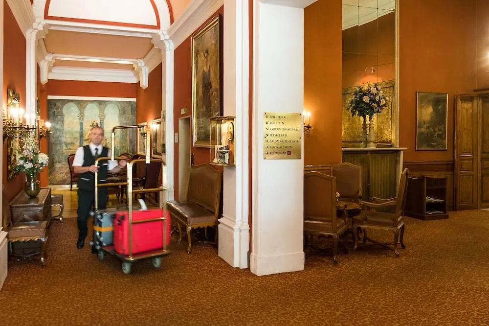 וינה Hotel Regina