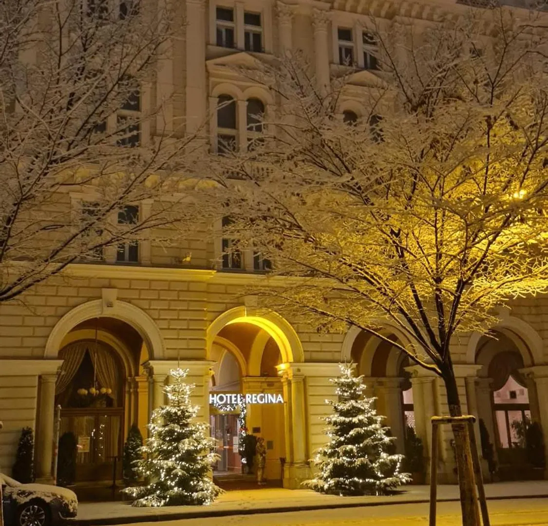 וינה Hotel Regina