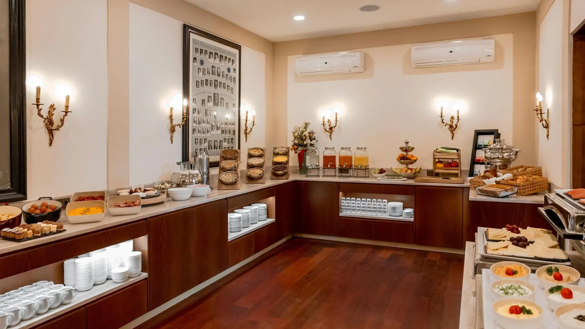 וינה Hotel Regina