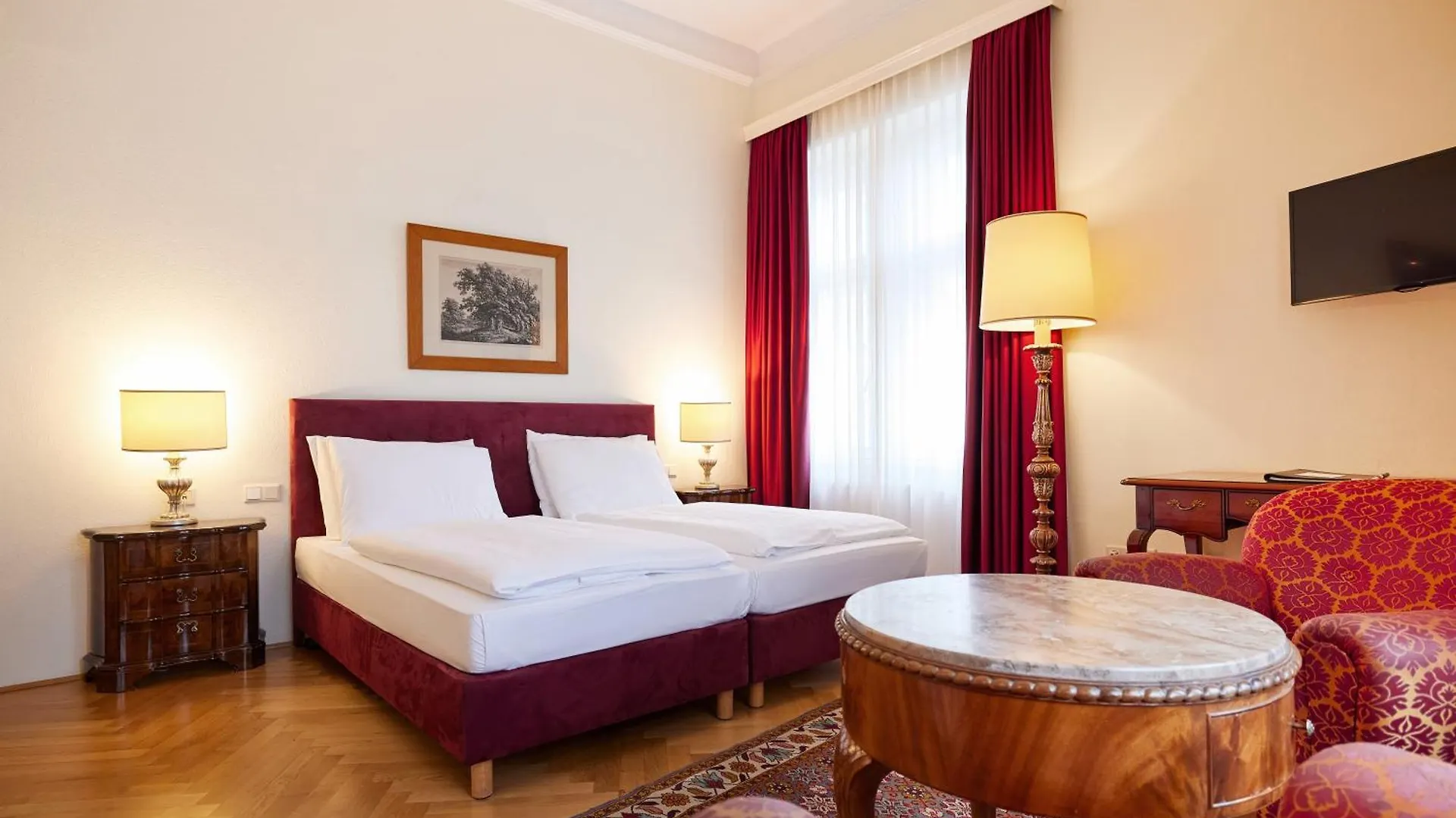 וינה Hotel Regina