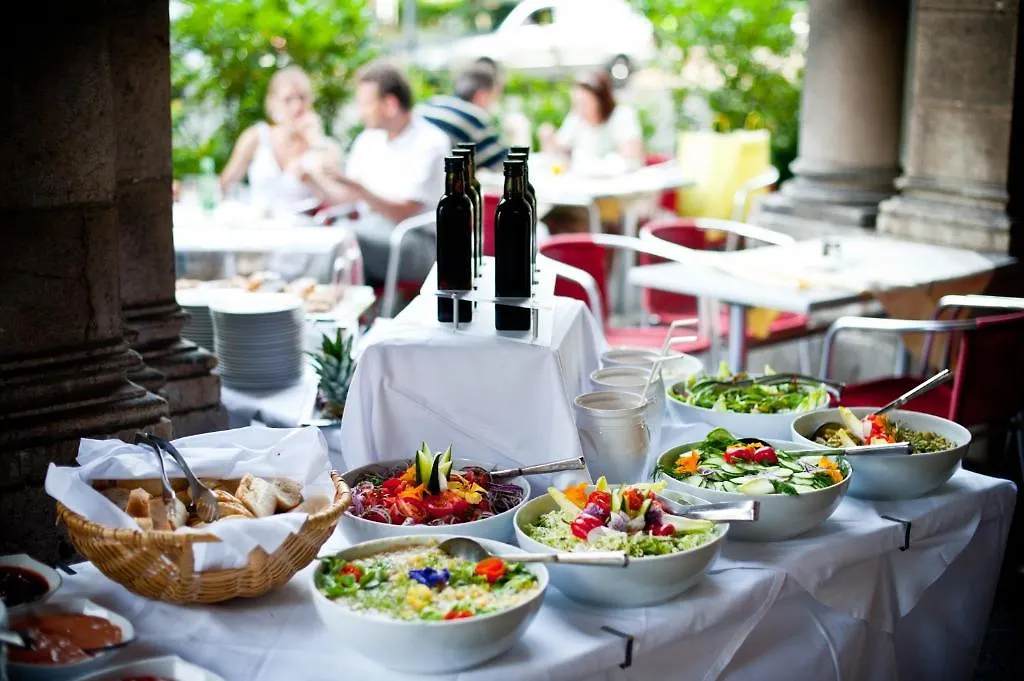 וינה Hotel Regina