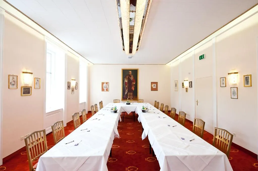 וינה Hotel Regina