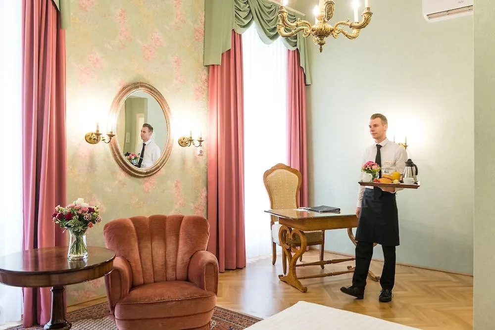 Hotel Regina Vienna 4*,